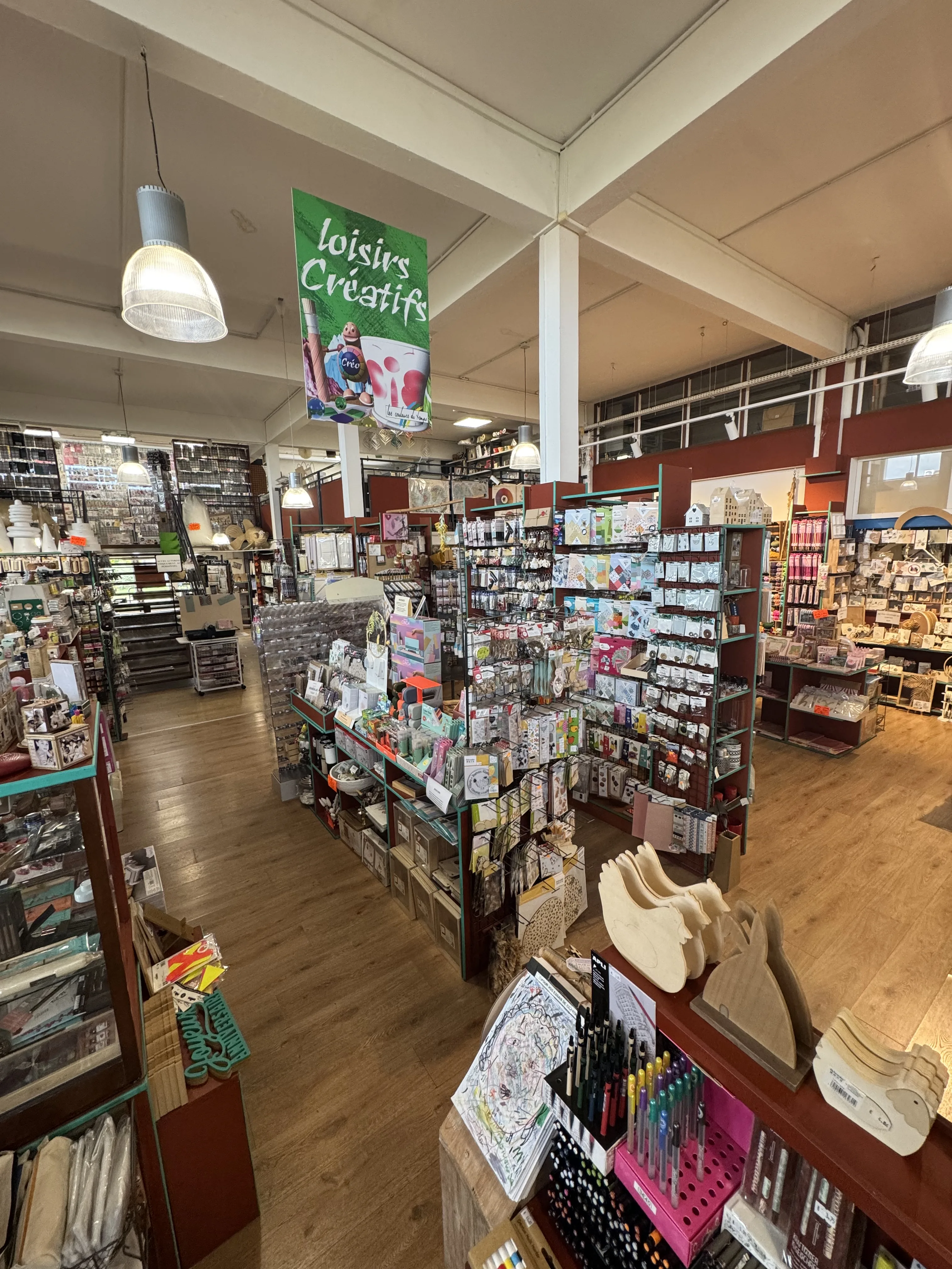 Intérieur de la boutique Les Couleurs du Temps — Sainte-Clotilde La Réunion